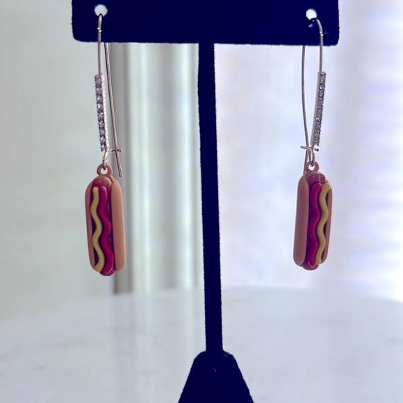 New Betsey Johnson Gold Tone HOT DOG 🌭 Drop earrings - Picture 6 of 8